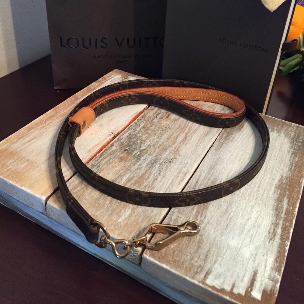 100% Authentic Louis Vuitton Baxter Small Leash
